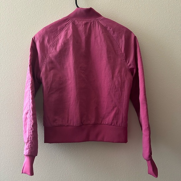 Lululemon Non-Stop Bomber Jacket W4CBYS
Pink Lychee
Size 2
Reversible - Picture 6 of 10